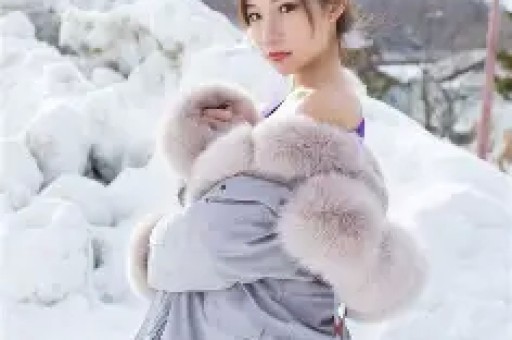 演员卢昱晓因盗摄争议道歉登上微博热搜榜首