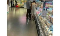“吴倩和张雨剑疑似复婚生二胎了”登上热搜双方均未对此事进行回应
